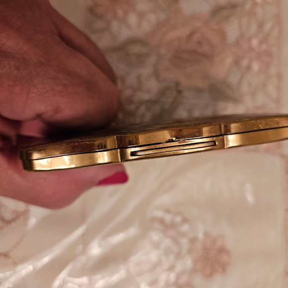 Vintage Courting Compact - Picture 5 of 13